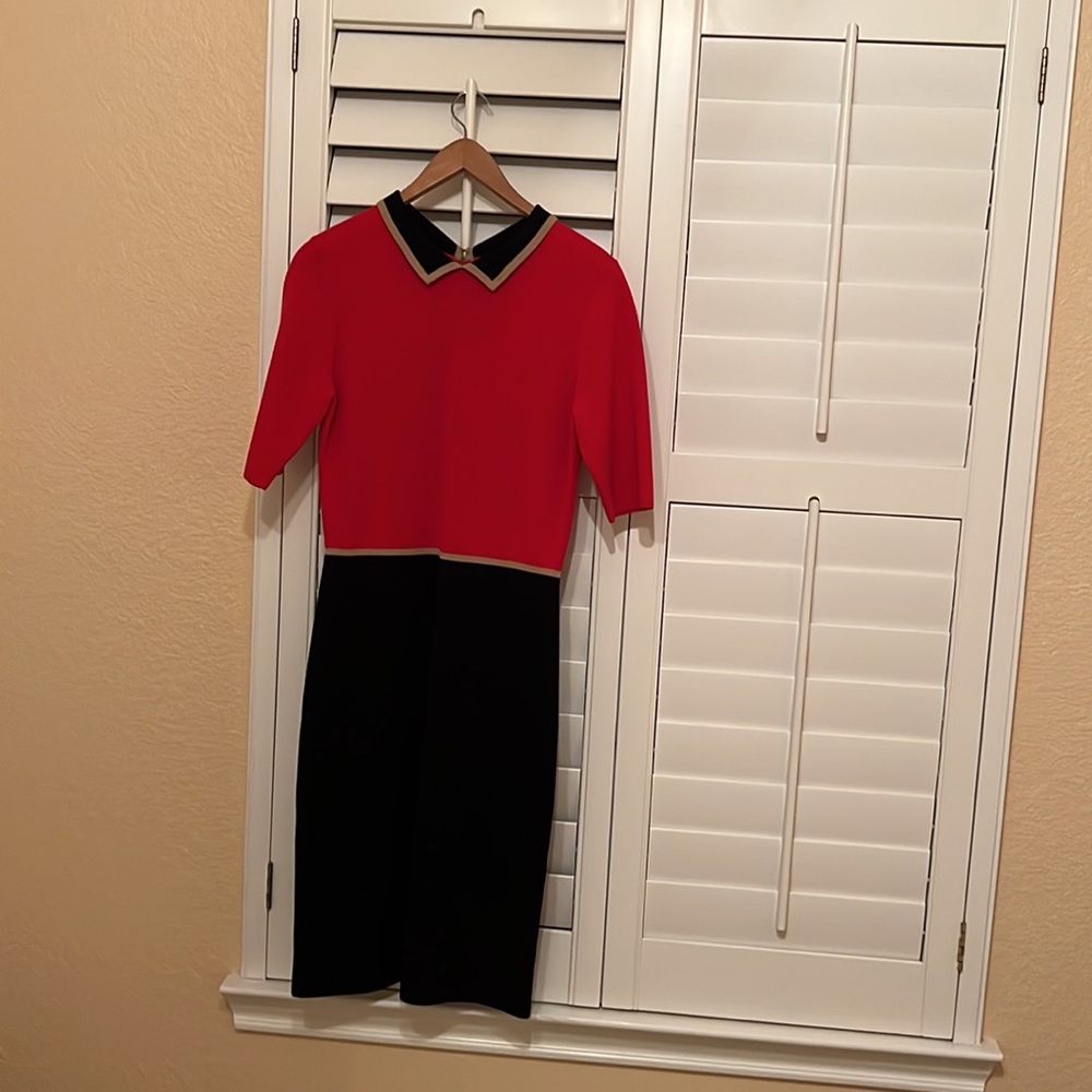Hobbs London Black and red fitted midi dress